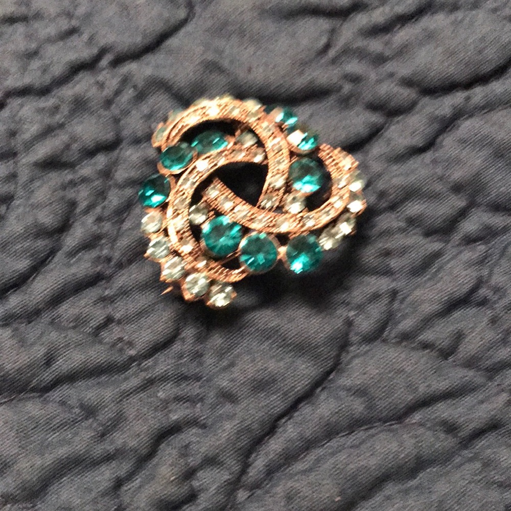 ✨SALE✨Antique Brooch